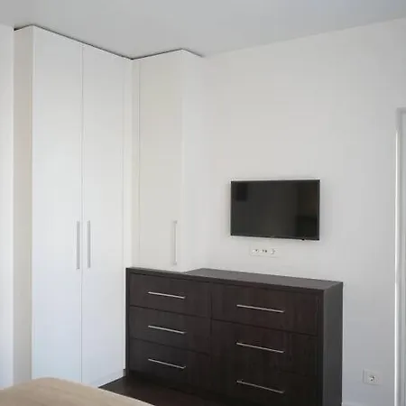 Cozy Center Apartment *